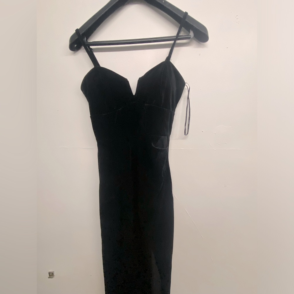 Black king tight dress